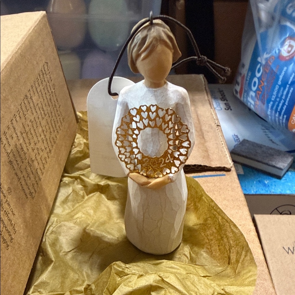 Willow Tree Neutral Kraft 2024 Ornament Box with Gold Tissue